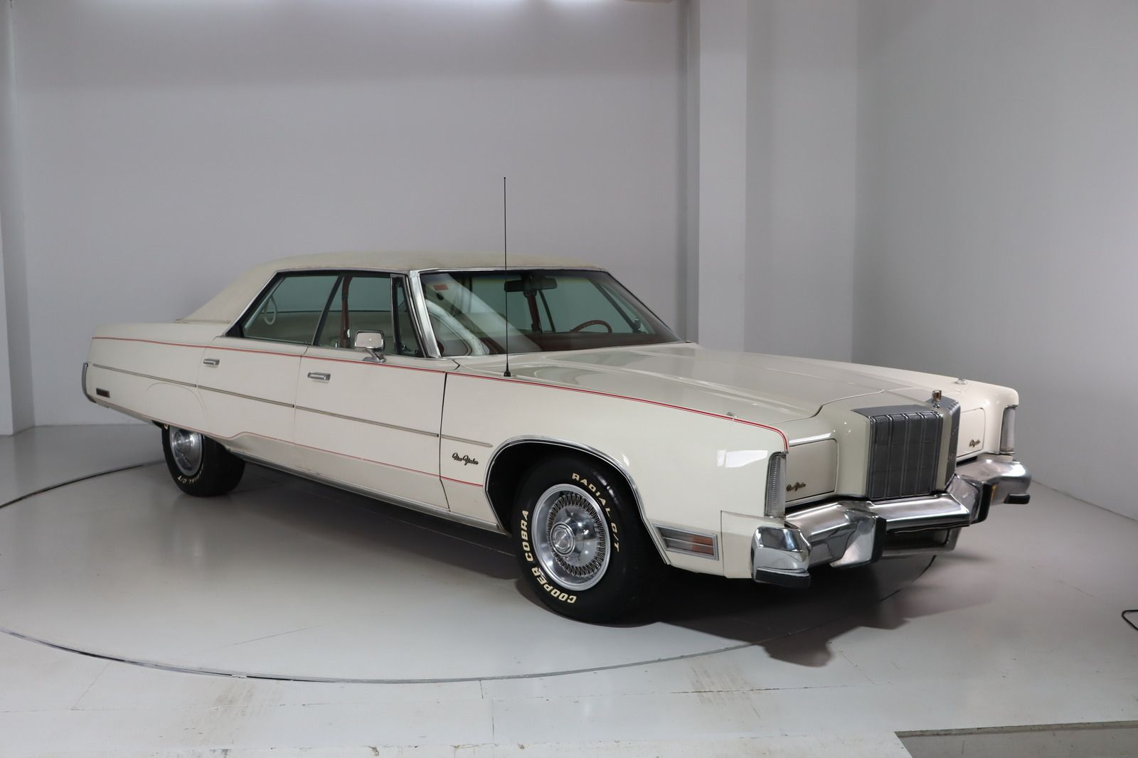 Fahrzeugabbildung Chrysler New Yorker V8 7.2 * Leder * Klima * el. Sitze