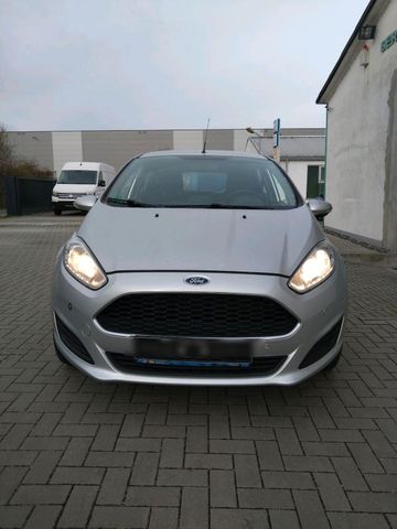 Ford Fiesta Connect & Cool Navi Klima Tüv