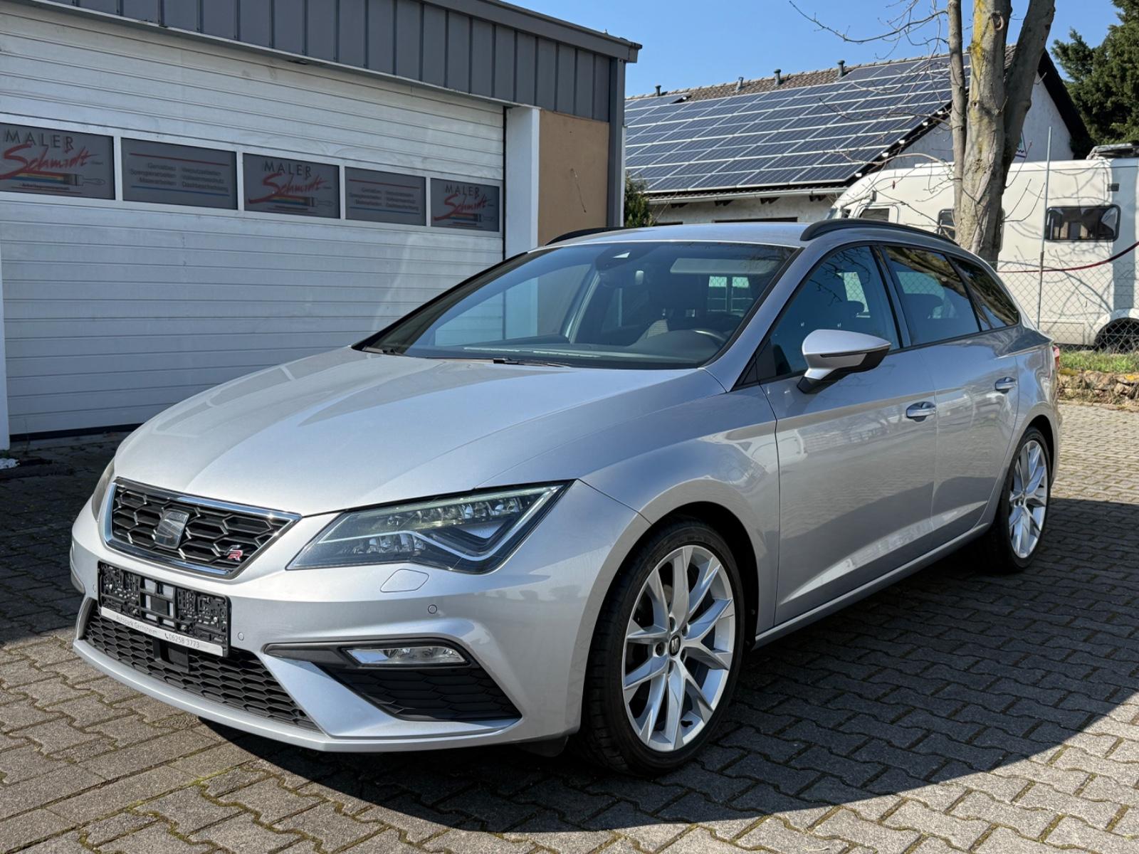 Seat Leon ST FR Black Matt Edition LED-1.Hand