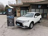 Mitsubishi Outlander 2.0 MIVEC 2WD Intense - Mitsubishi Outlander Kombi Gebrauchtwagen