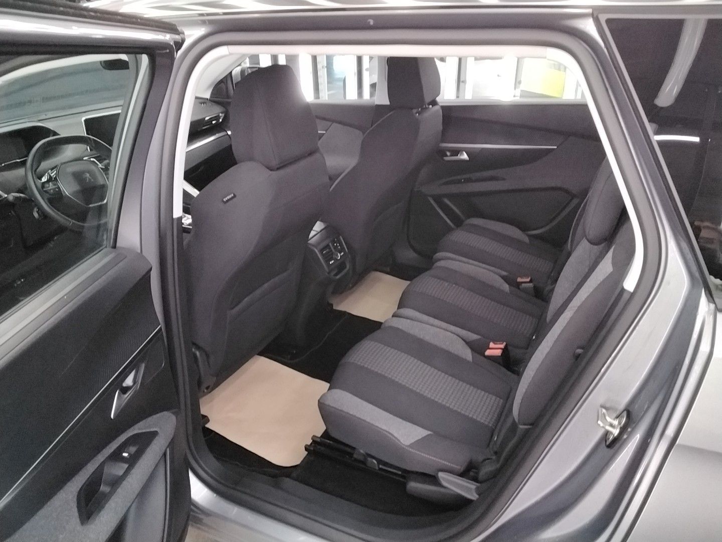 Fahrzeugabbildung Peugeot 5008 Active 1.5D NAVI/LED/PDC/TEMPOMAT