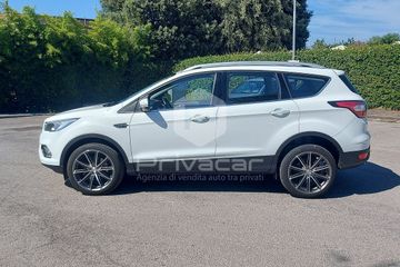 Ford Kuga - 8
