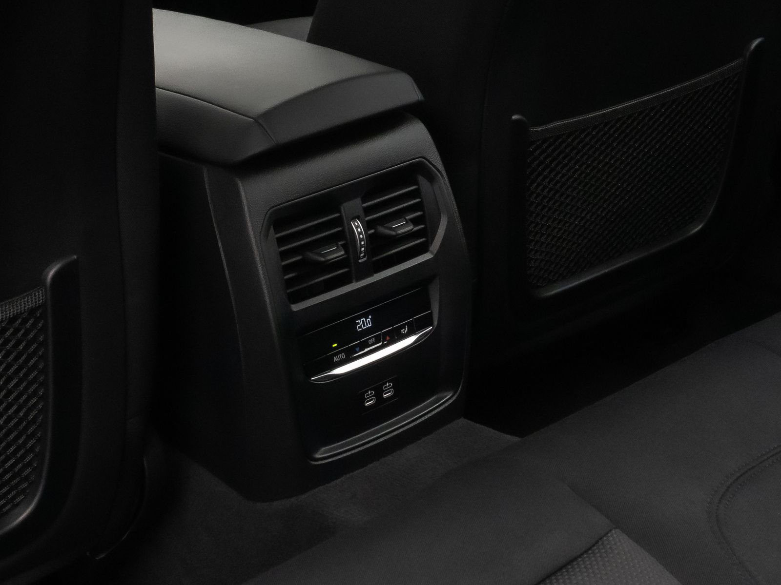 Fahrzeugabbildung BMW 318i DAB CockPit+ Widscreen Geschwindigkeitsreg