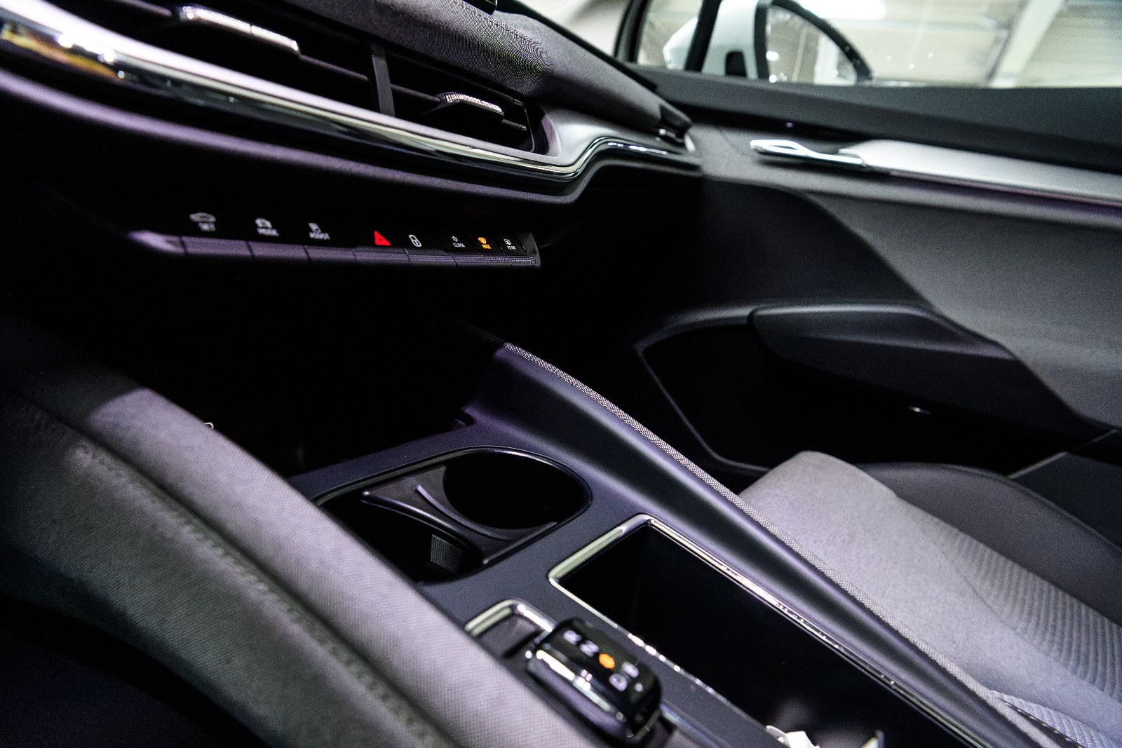 Fahrzeugabbildung SKODA Enyaq 80 +ACC +LED +CARPLAY