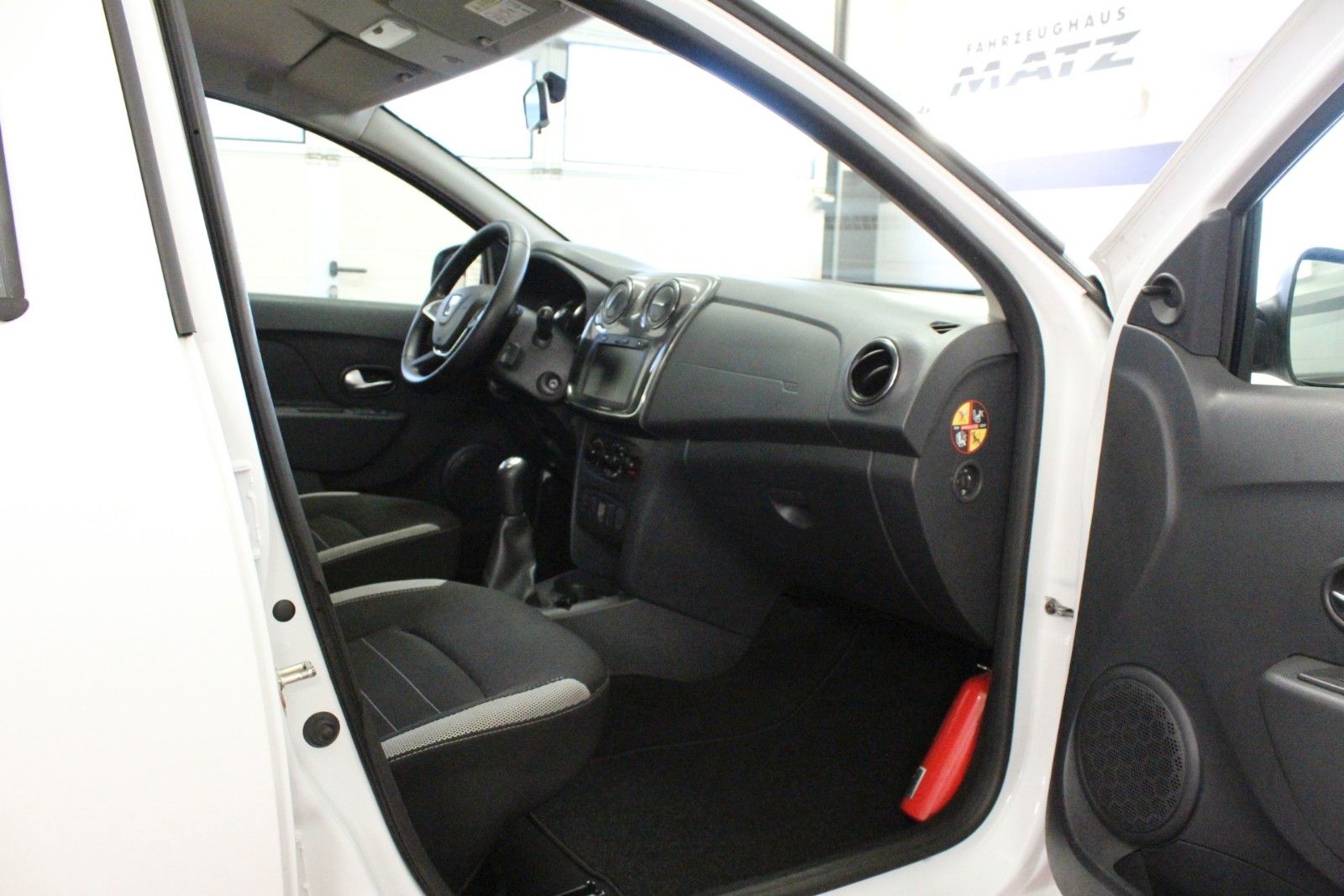 Fahrzeugabbildung Dacia Sandero TCe 90 Stepway *Media-Nav*