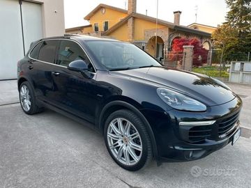 Porsche Cayenne - 2