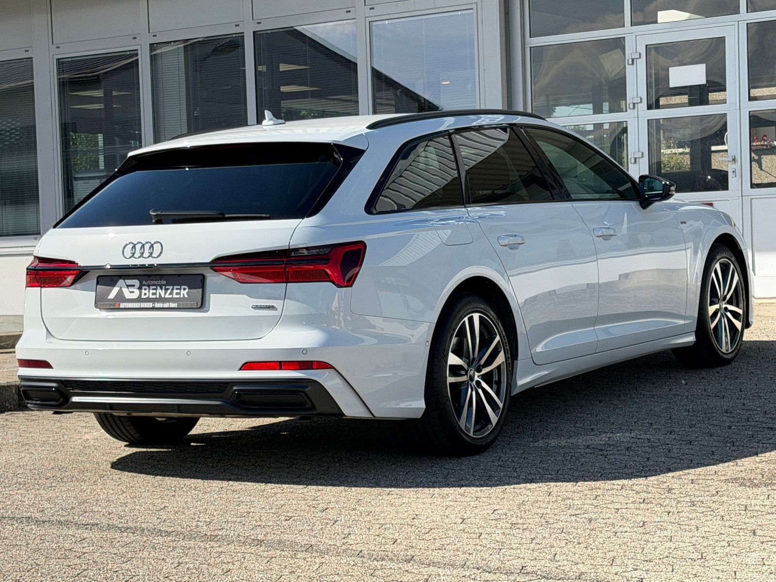 Fahrzeugabbildung Audi A6 Avant 55 TFSI quattro/SPORT/S-LINE/