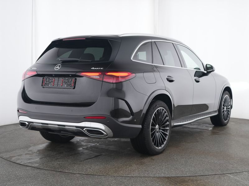 Mercedes-Benz GLC 300 e 4MATIC AMG Line imagem 2