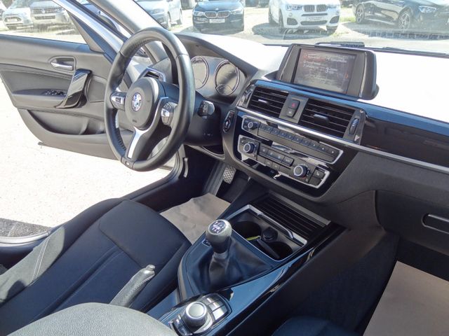 Fahrzeugabbildung BMW 118i/1.Hand/18-Zoll/PDC/57TKM/SitzH/Top-Zustand/