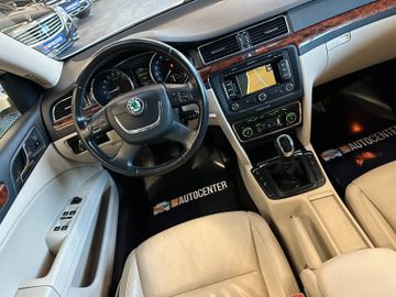 Skoda Superb Combi Elegance *1. Hand*Xenon*Klima*Navi*