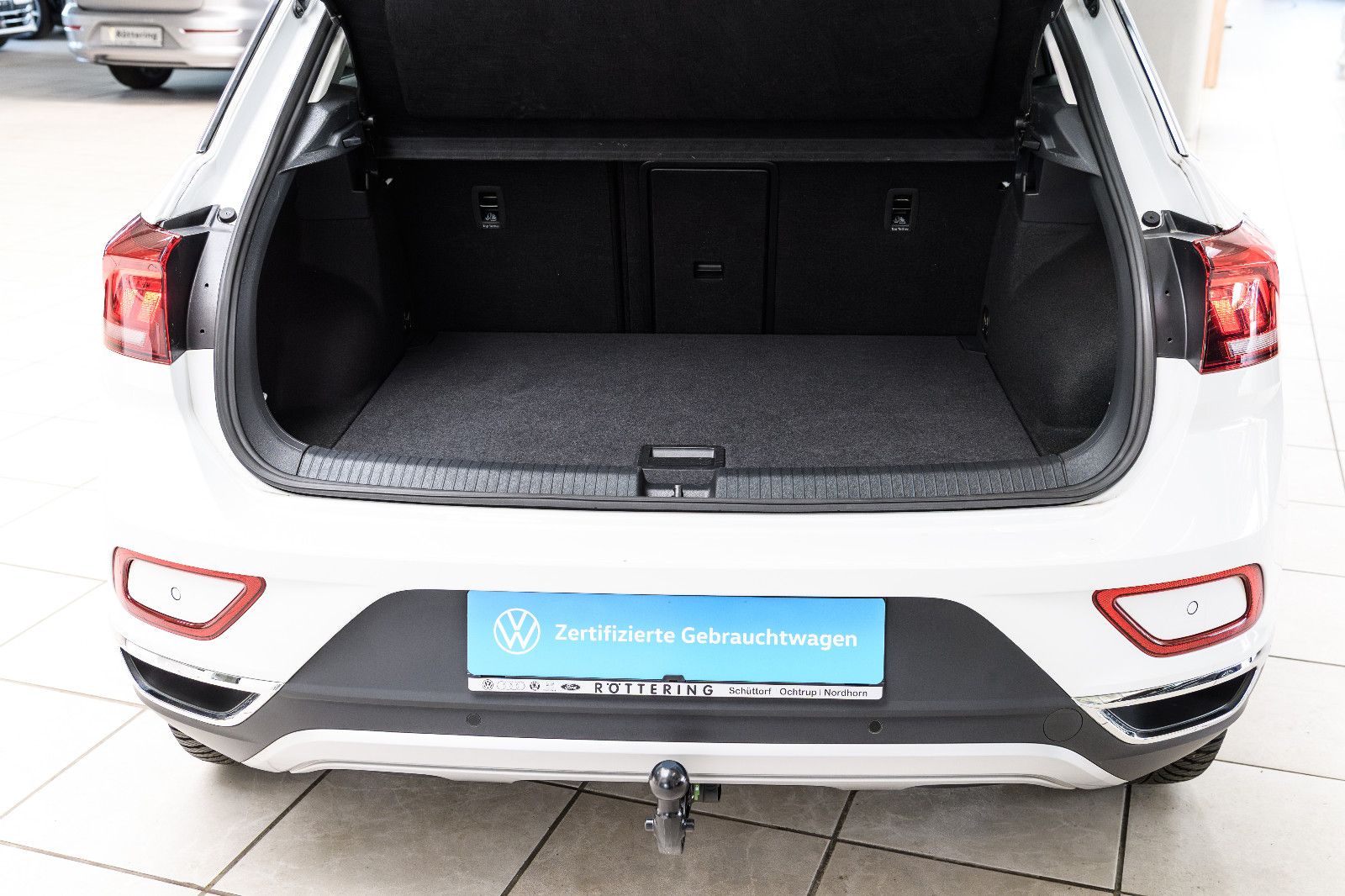 Fahrzeugabbildung Volkswagen T-Roc Style 1.5 TSI DSG LED+AHK+NAVI+ACC+APP+SHZ