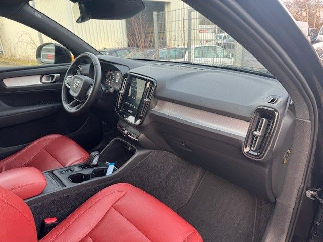 Fahrzeugabbildung Volvo XC 40 XC40 Momentum Pro KAMERA LEDER ASSISTENTEN