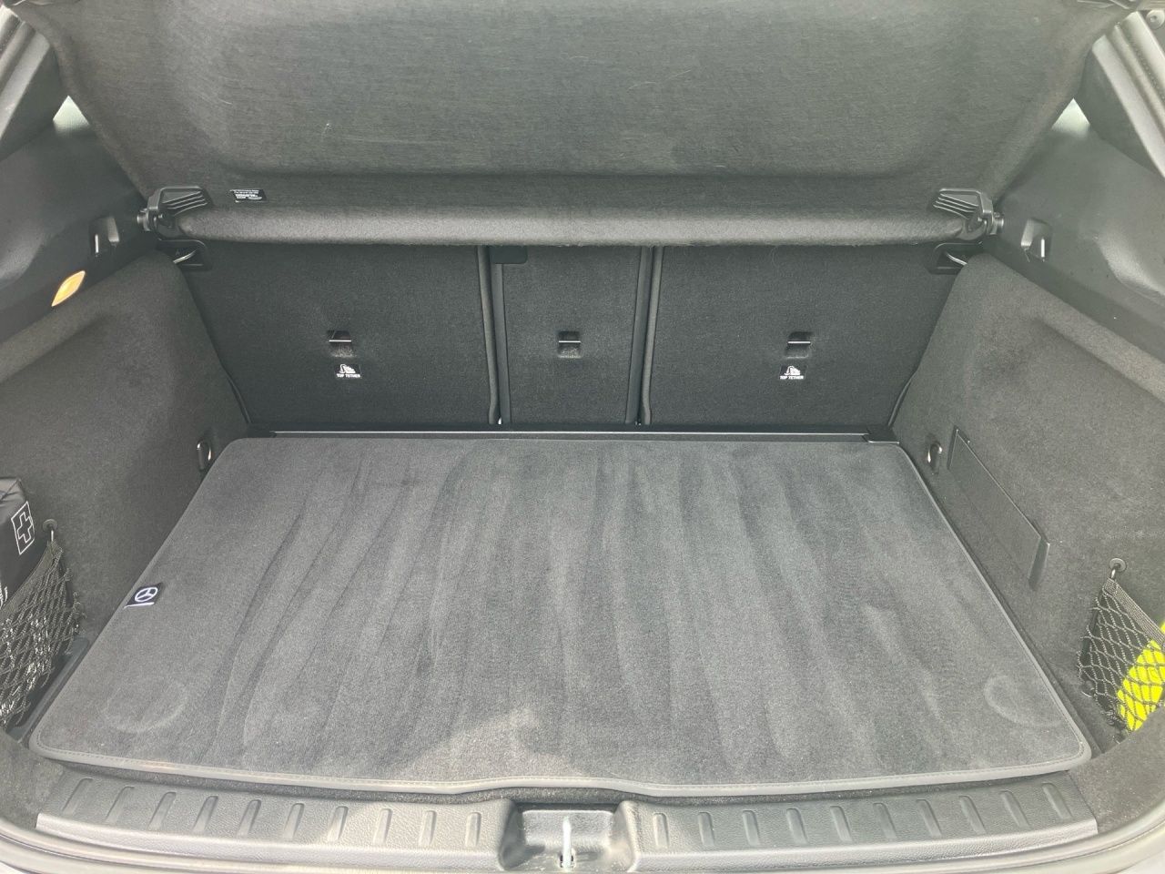 Fahrzeugabbildung Mercedes-Benz GLA 200 d PROGRESSIVE+AHK+MULTIB.+KAMERA+ALARMA.