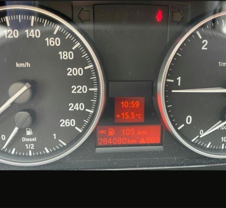 BMW 320 2009 — photo 13