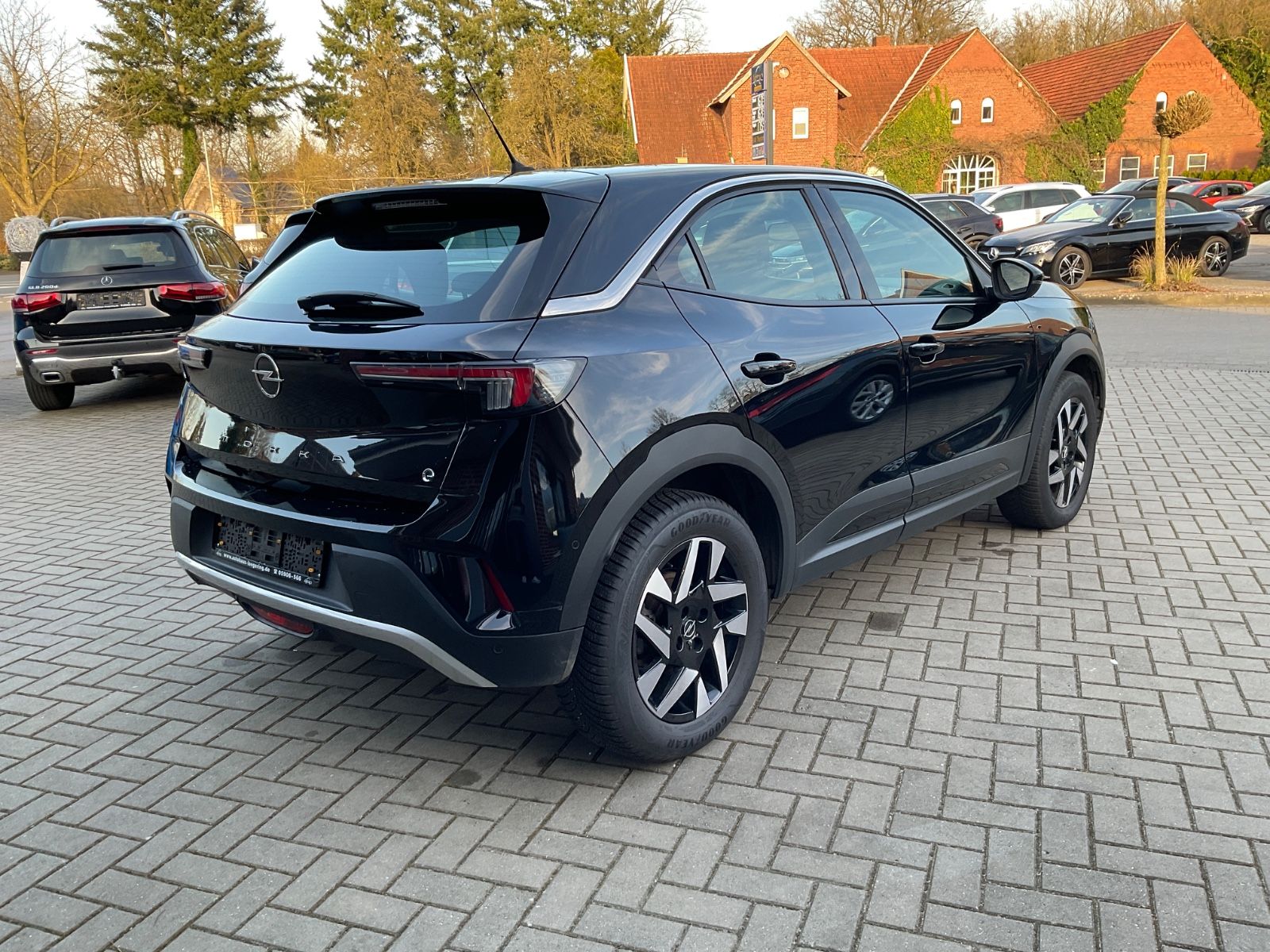 Fahrzeugabbildung Opel Mokka-e 100 kW,Kamera,Navi,Telefon,50KWH