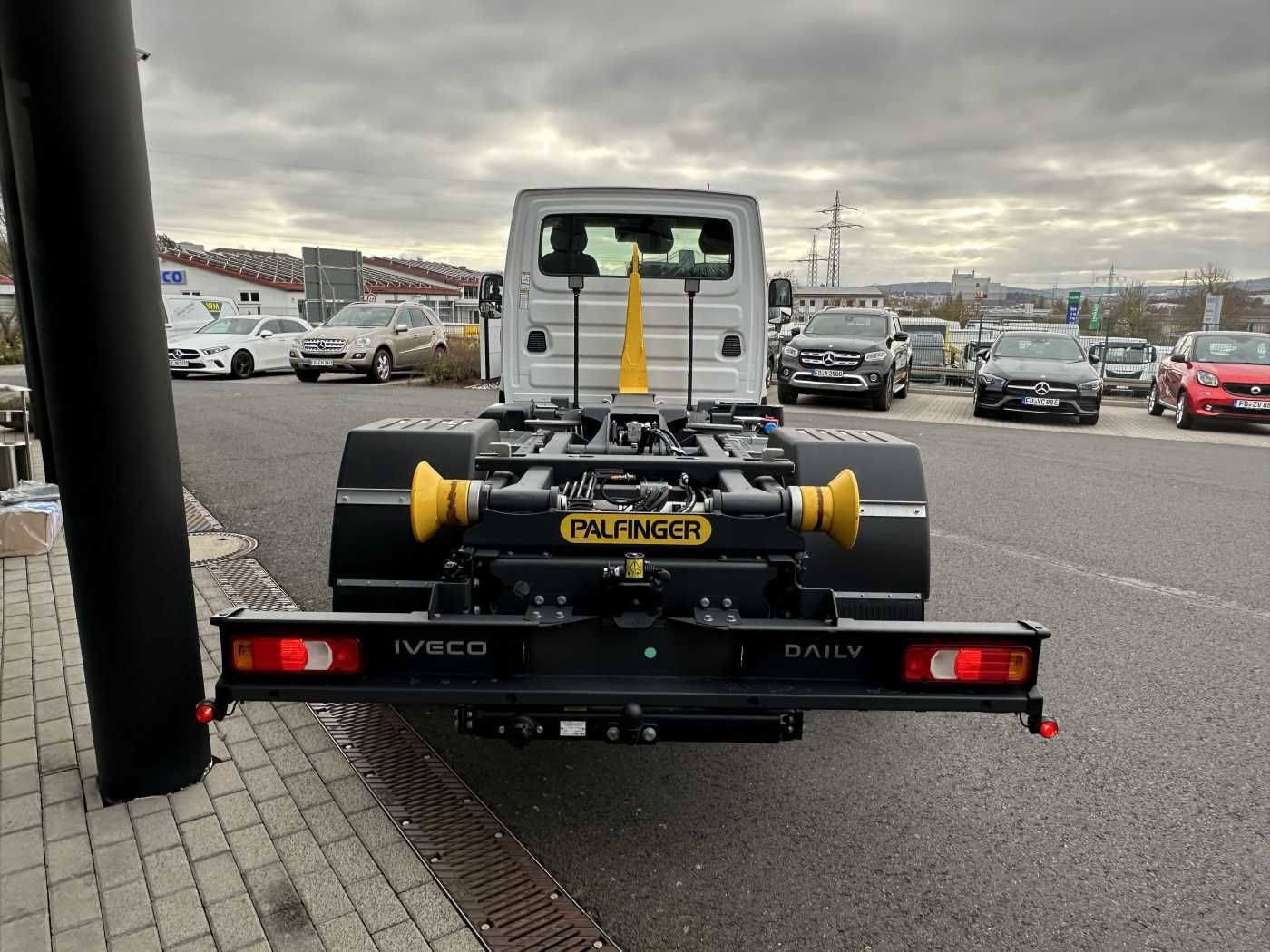 Fahrzeugabbildung Iveco Daily 70C18 3.0L Abrollkipper *AHK*Luft*Sperre*