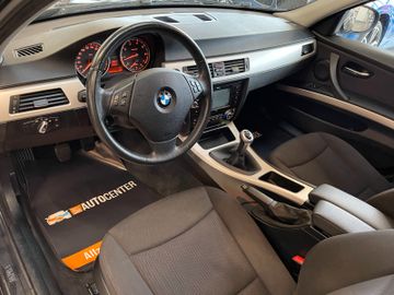 BMW 318i  Touring *NAVI*KLIMA*TEMPOMAT*>SZHZ*