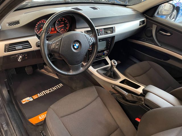 BMW 318i  Touring *NAVI*KLIMA*TEMPOMAT*>SZHZ*