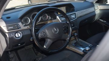 Mercedes E 200 - 12