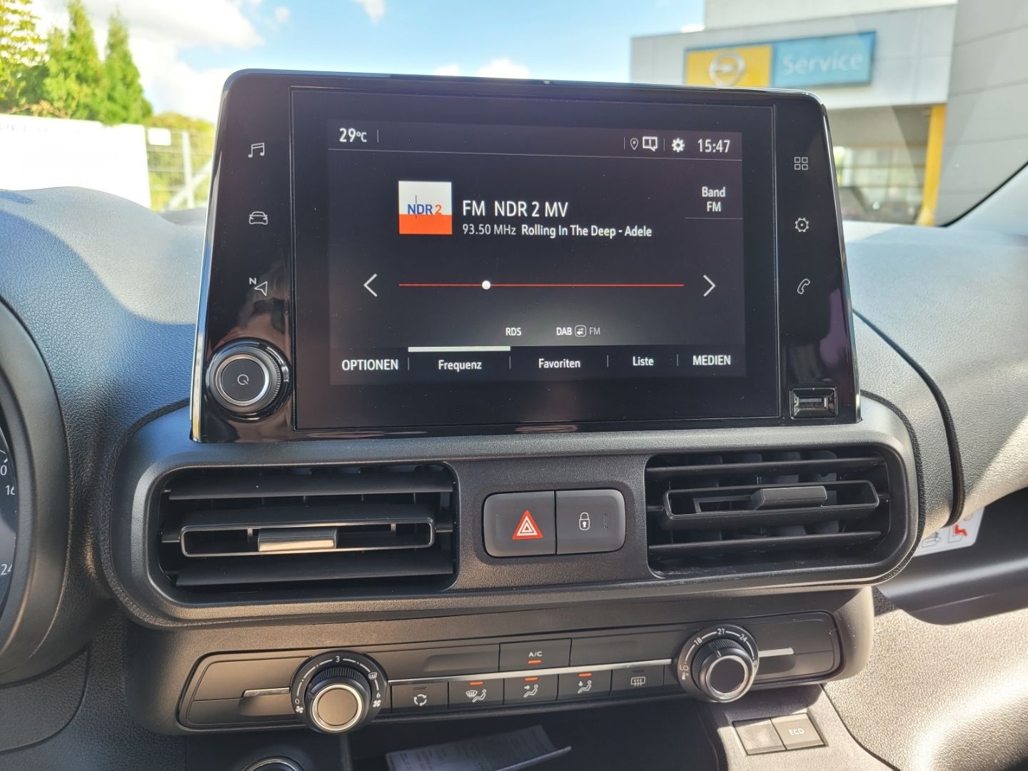 Fahrzeugabbildung Opel Combo Cargo Doppelkabine + AWR + PDC vo. & hi.