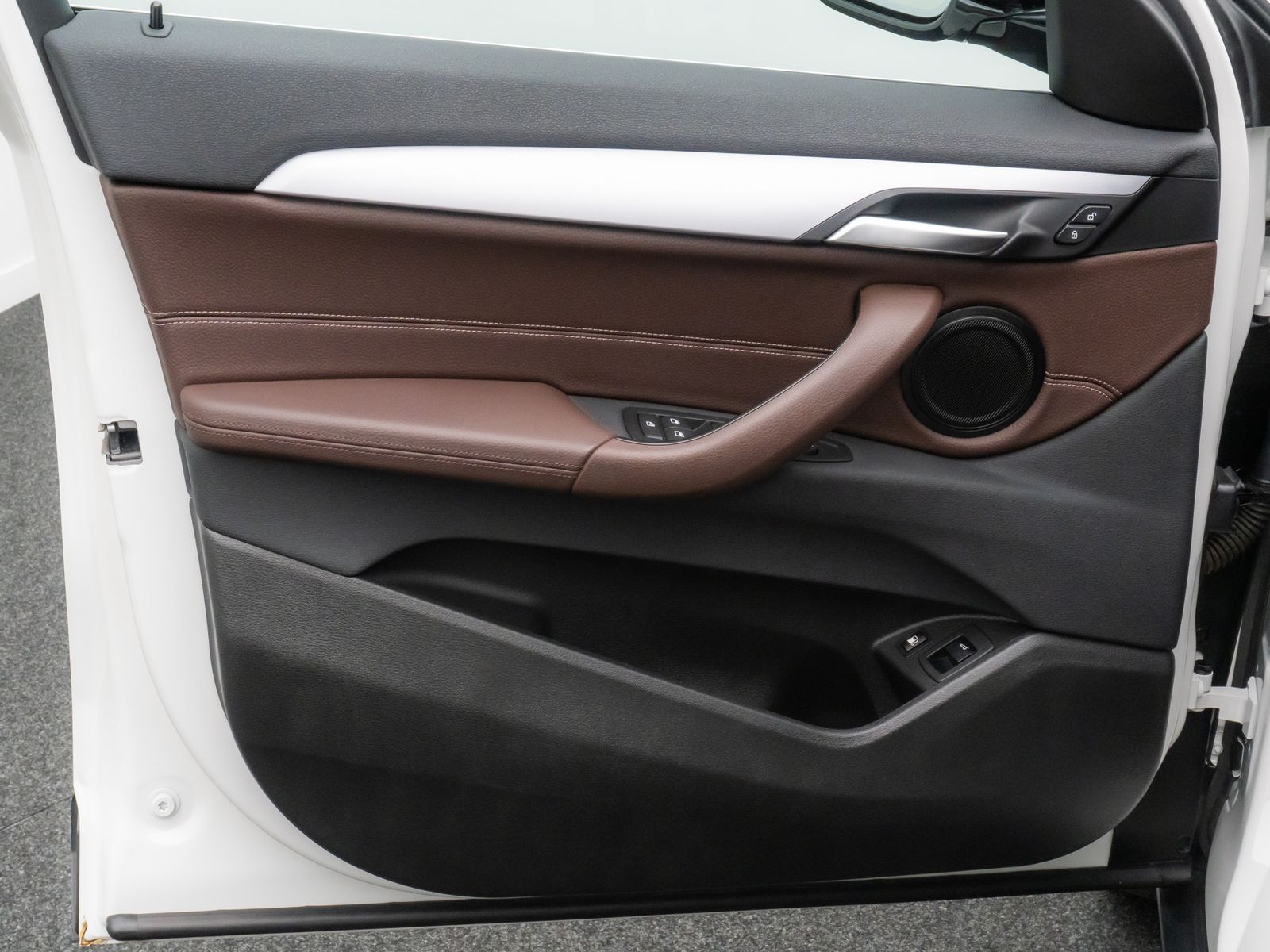 Fahrzeugabbildung BMW X2 xD25e  Advantage DAB Kamera LED Leder 18Zoll