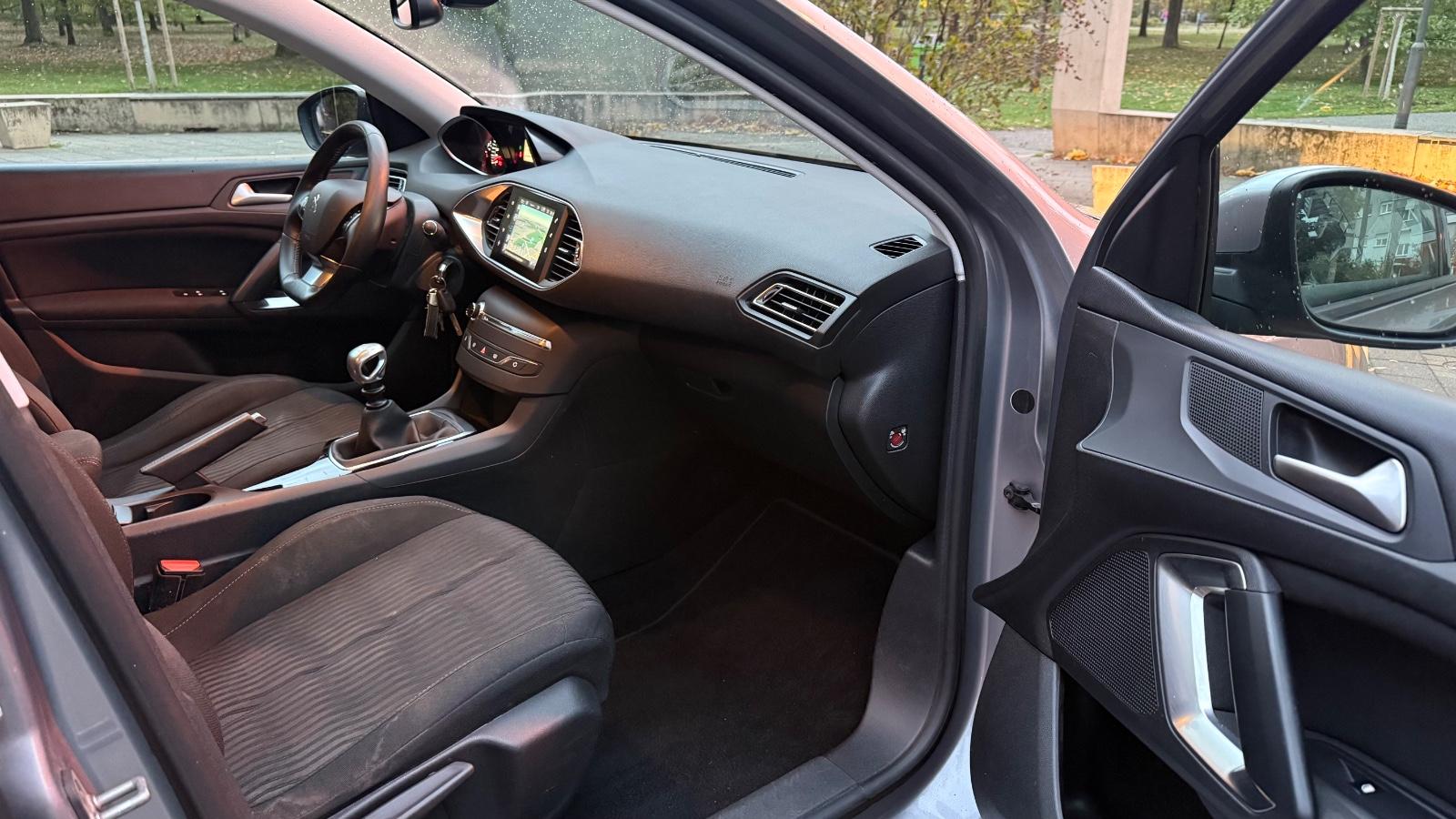 Peugeot 308 2015 — photo 10