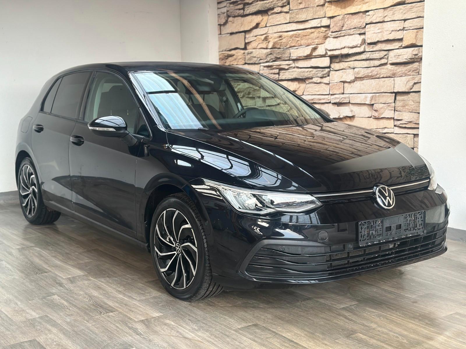 Volkswagen Golf VIII Kamera Keyless Navi Carplay TÜV neu