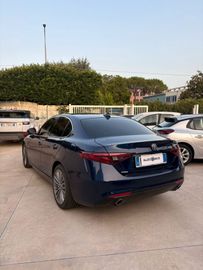 Alfa-Romeo Giulia - 4