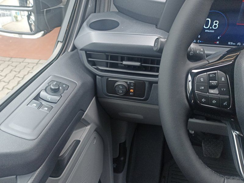 Fahrzeugabbildung Ford Tourneo Custom L2 320 2.0 EcoBlue Aut. ACC+LED+N