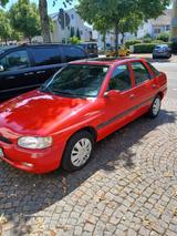 Ford Escort Rentnerfahrzeug  - Ford Escort: Rot