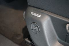 VW Tiguan 1.5 eTSI R-Line | LED Plus | Navi | AHK VW Tiguan 1.5 eTSI R-Line | LED Plus | Navi | AHK