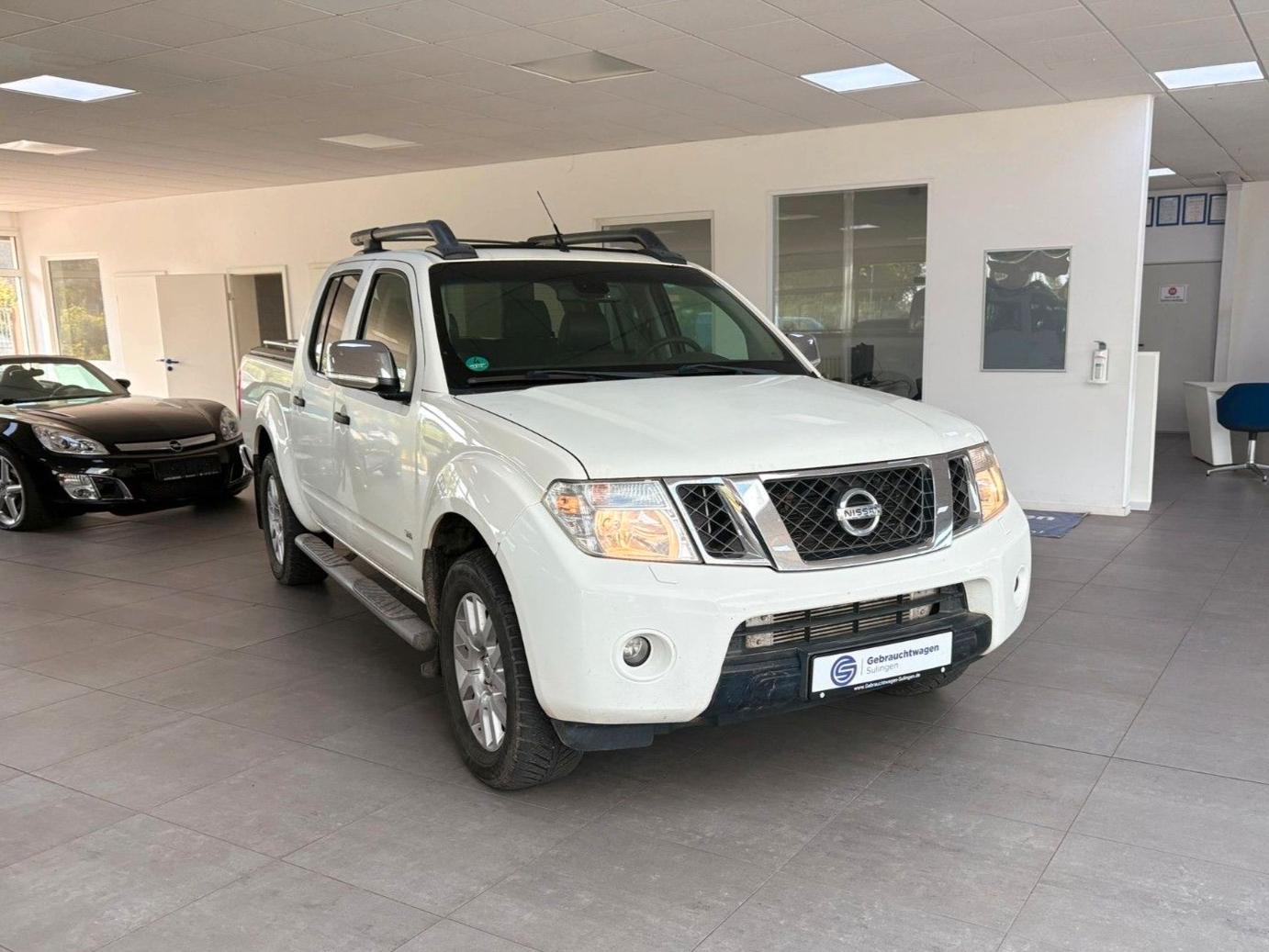 Nissan Navara Double cabine 3.0 231ch - Attelage - Régulateur - Ecran tactile - Sièges chauffants
