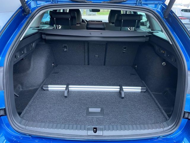 Octavia Combi TOUR 2.0 TDI DSG Navi,Kamera,Matri