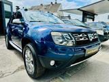 Dacia Duster 1.2 TCe  4x4 Prestige Leder Navi PDC AHK - Dacia Duster Gebrauchtwagen in München