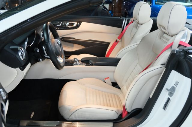 Fahrzeugabbildung Mercedes-Benz SL 400 Designo AMG/Glasd./Distr./Sitzl./Top