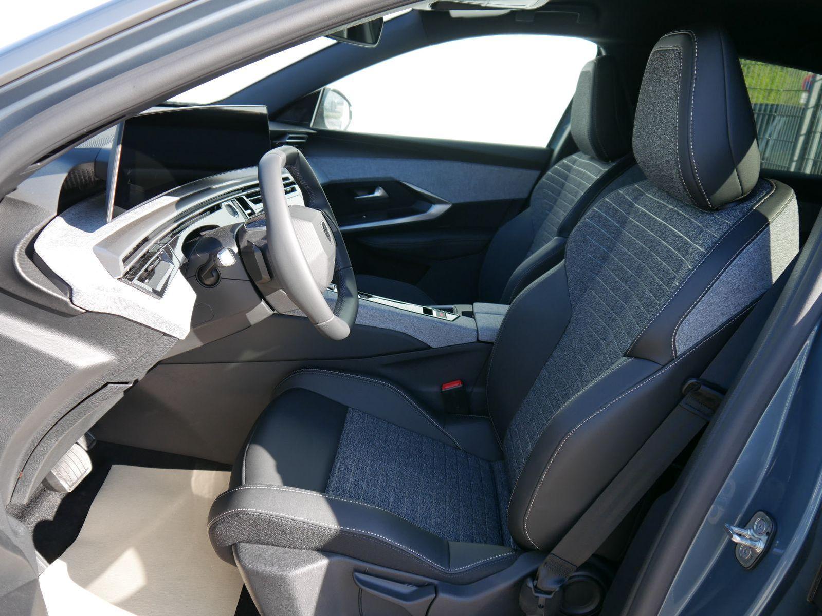 Peugeot 3008 Allure Exclusive HYBRID 145 e-DCS6*NAVI*LED