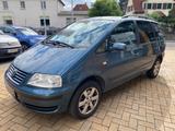 Volkswagen Sharan 2.0 Highline Family Sitzhzg Klimaatm AHK - VW Sharan Gebrauchtwagen in Leipzig