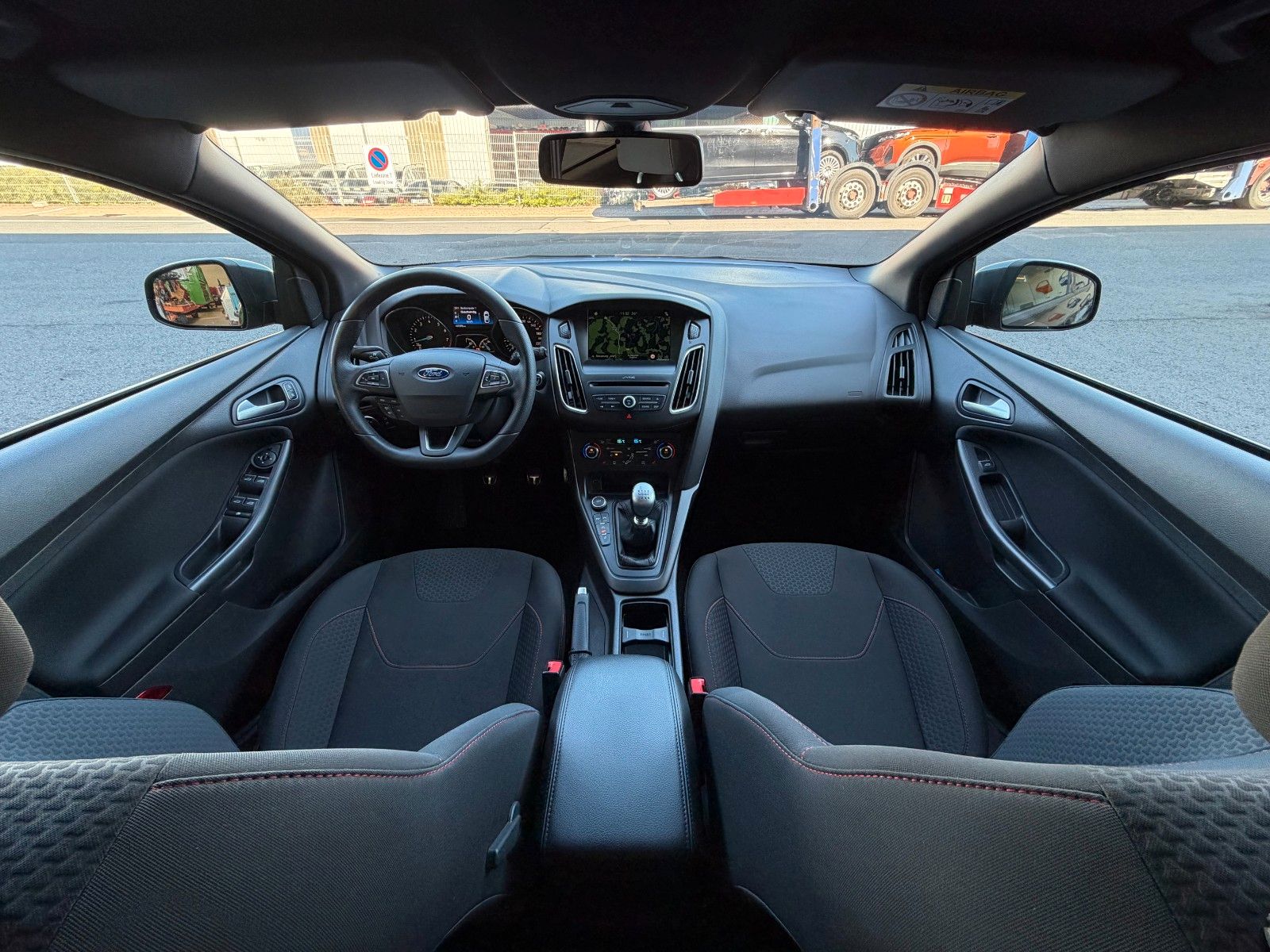 Fahrzeugabbildung Ford Focus Turnier ST+SportfahrW+BiXenon+Alcantara