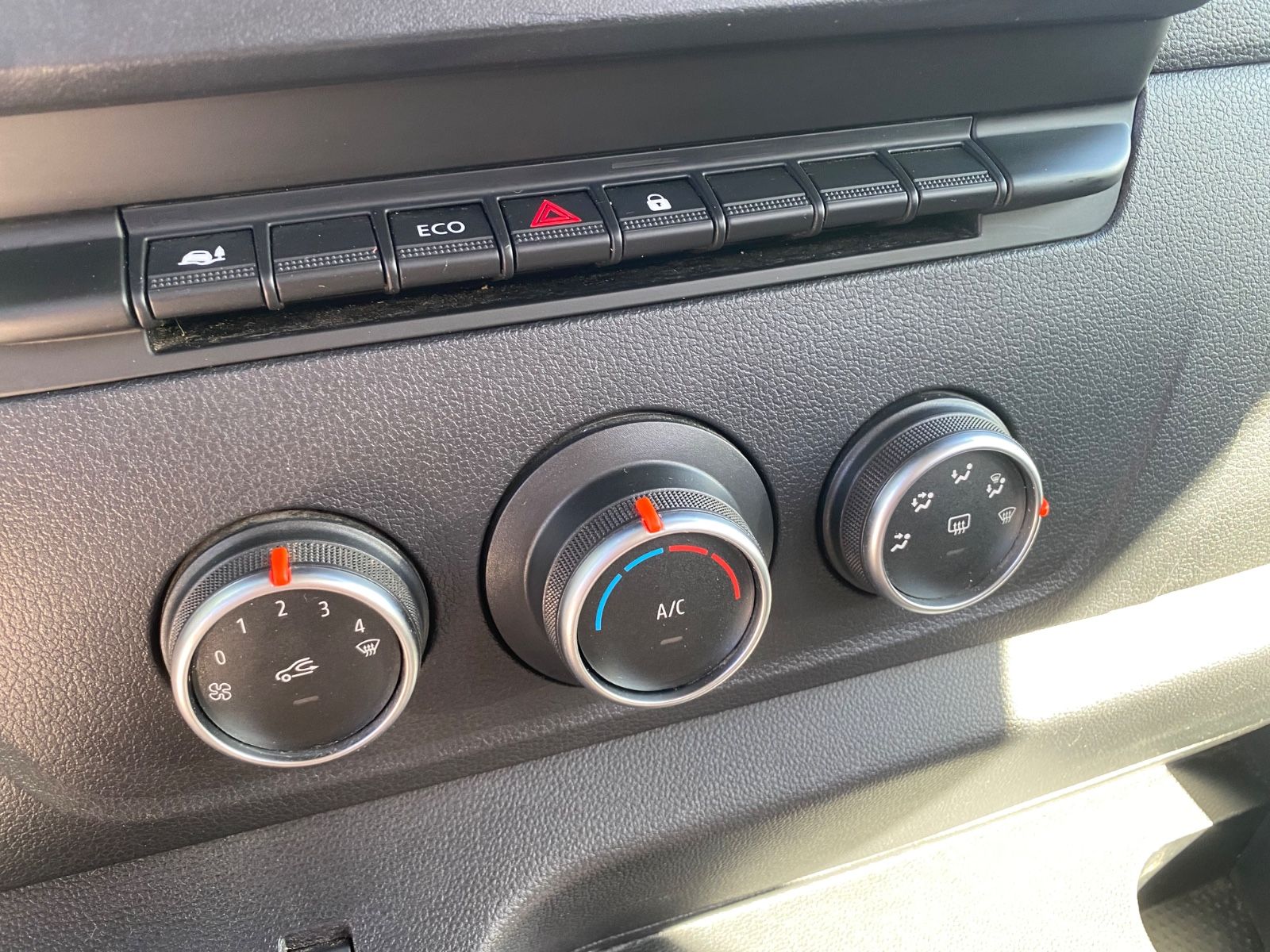 Fahrzeugabbildung Renault Master III Kasten L3H2 3,5t Doka,7-Sitzer,AHK
