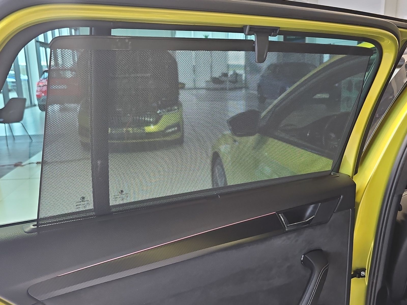 Fahrzeugabbildung SKODA Superb Combi Sportline 2.0 TSI DSG AHZV DCC ACC