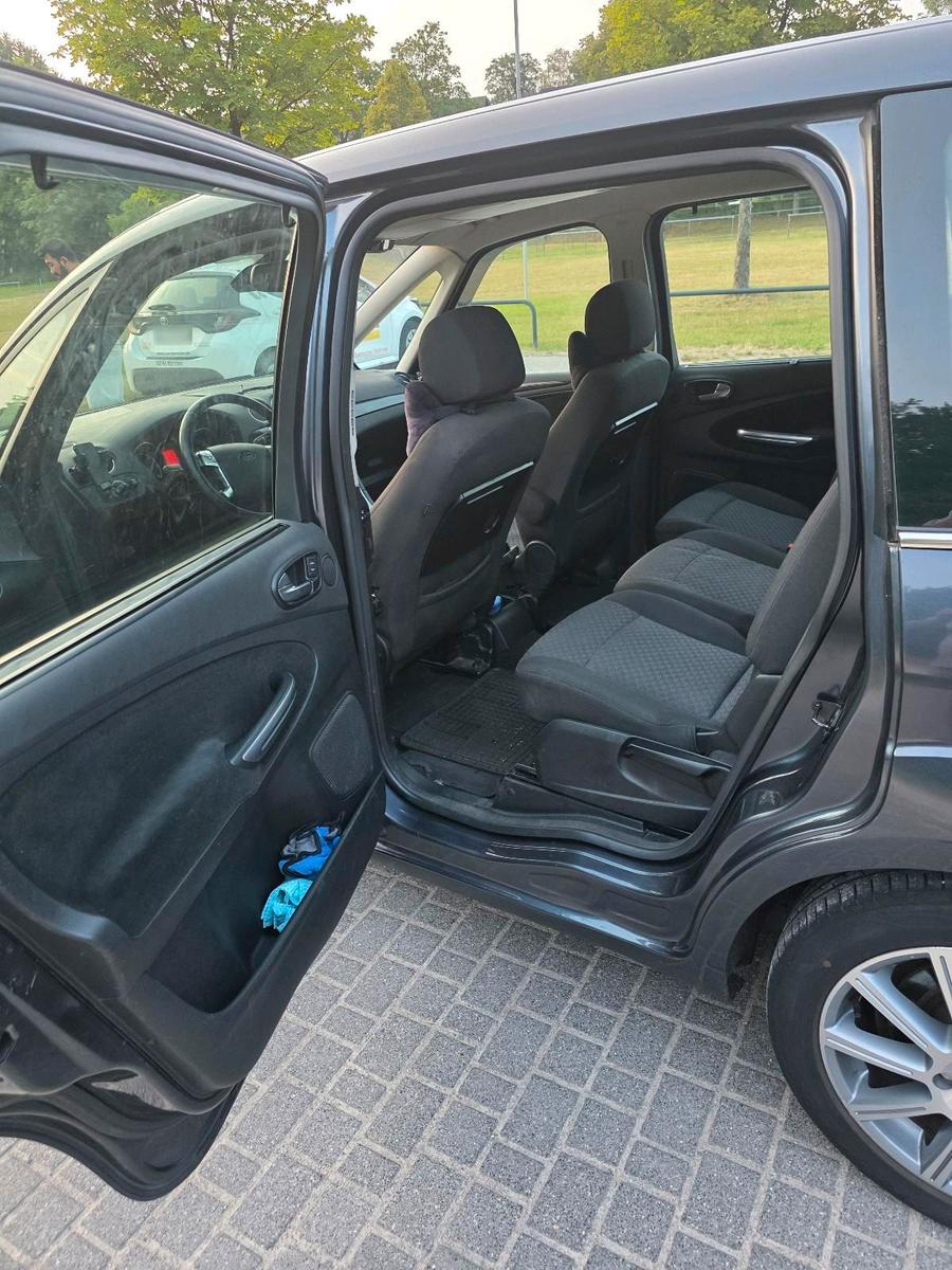 Ford Galaxy 2008 — photo 9