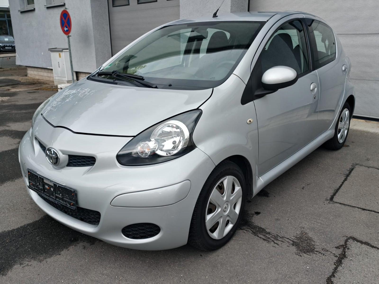 Toyota AYGO *AUTOMATIK*NAVI *KILIMA SERVICE NEU*