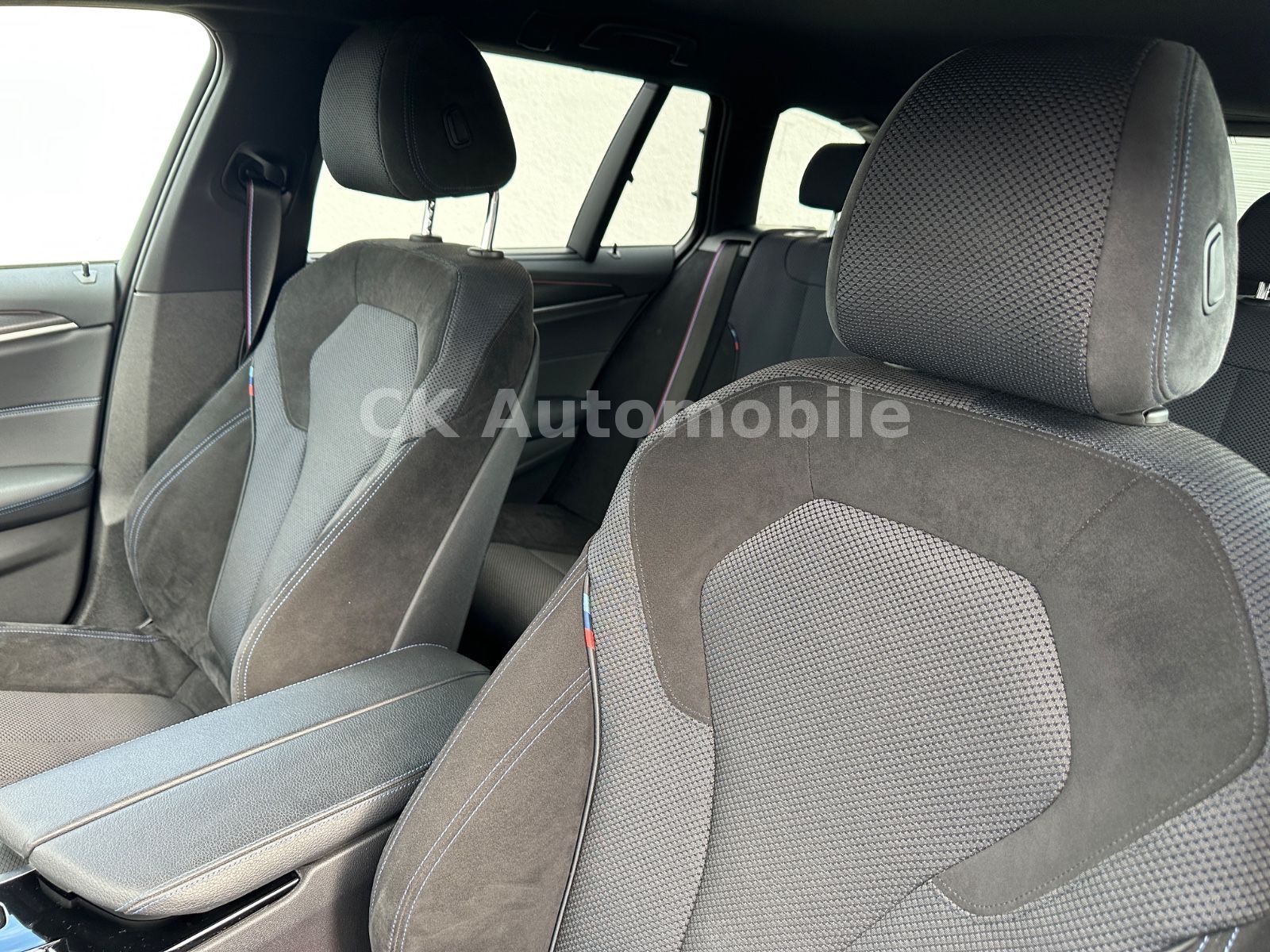 Fahrzeugabbildung BMW 520d xDrive M-Sport/Navi/Head-Up/LED/ACC/Kam.