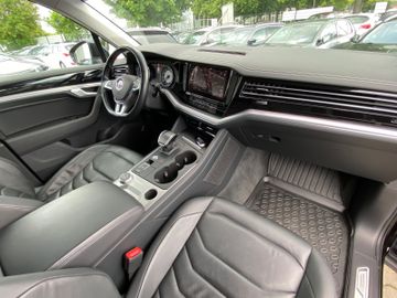 Volkswagen Touareg - 7