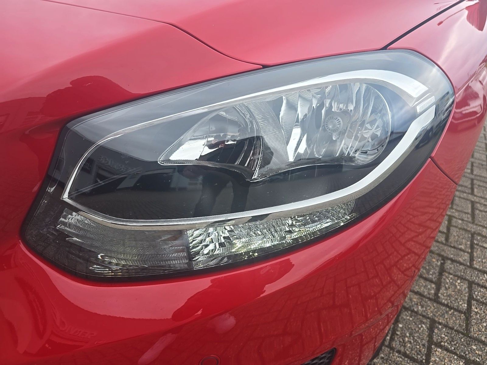 Fahrzeugabbildung Mercedes-Benz B-Klasse 180 Navi PDC Winterräder