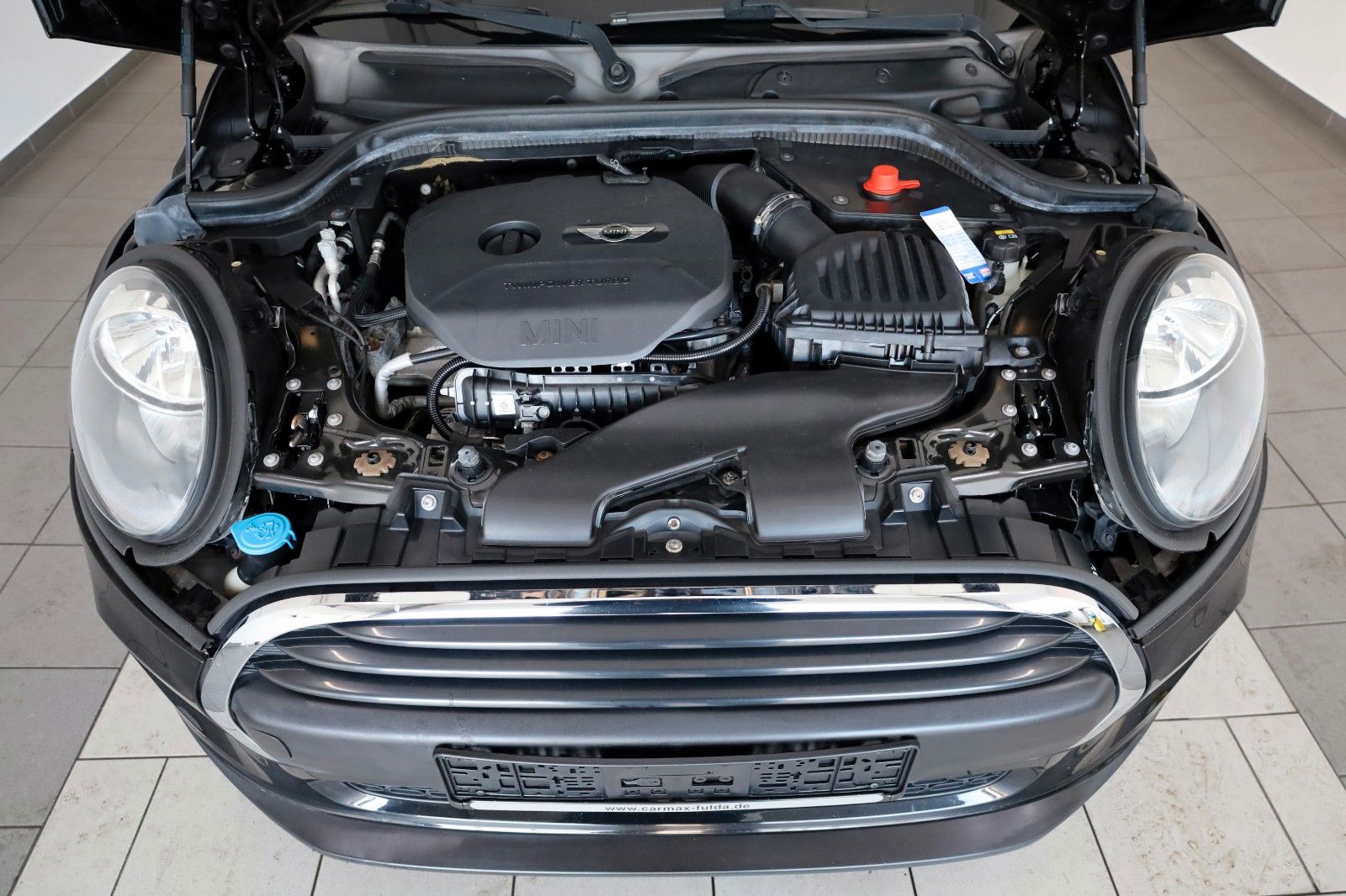 Fahrzeugabbildung MINI ONE FIRST Mini 5-trg. SH,PDC,8-fach bereift