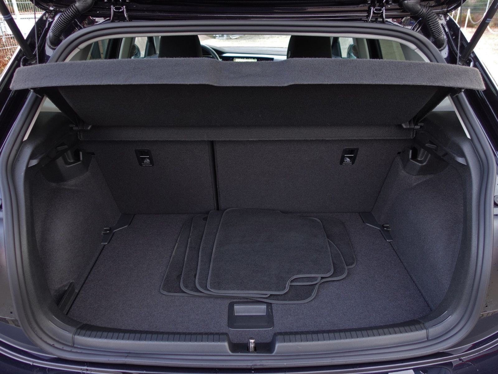 Fahrzeugabbildung Volkswagen Polo 1.0 TSI DSG Style Matrix Travel-Assist