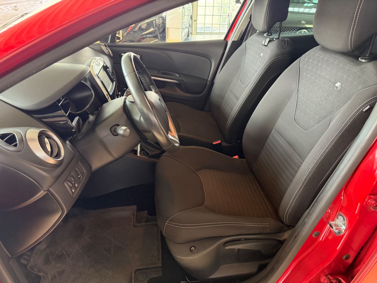 Fahrzeugabbildung Renault Clio IV Limited