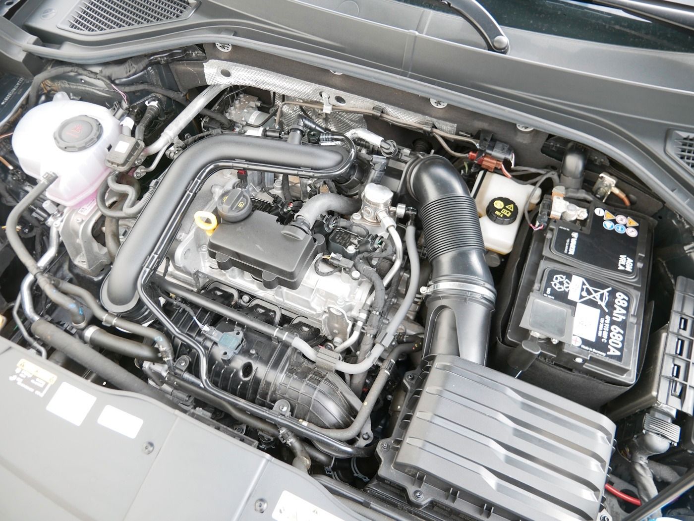 Fahrzeugabbildung Volkswagen T-Roc 1.0 MOVE NEU37T Standheiz Kamera SHZ NAVI