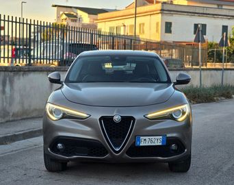Alfa-Romeo Stelvio - 2